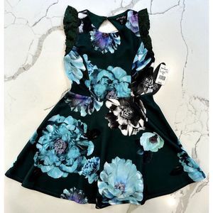 Ava and Yelly NWT Floral Dress in Green Size 8